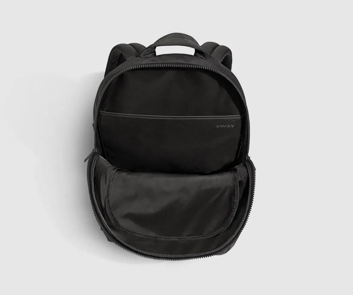 Active Backpack 26L in Jet Black