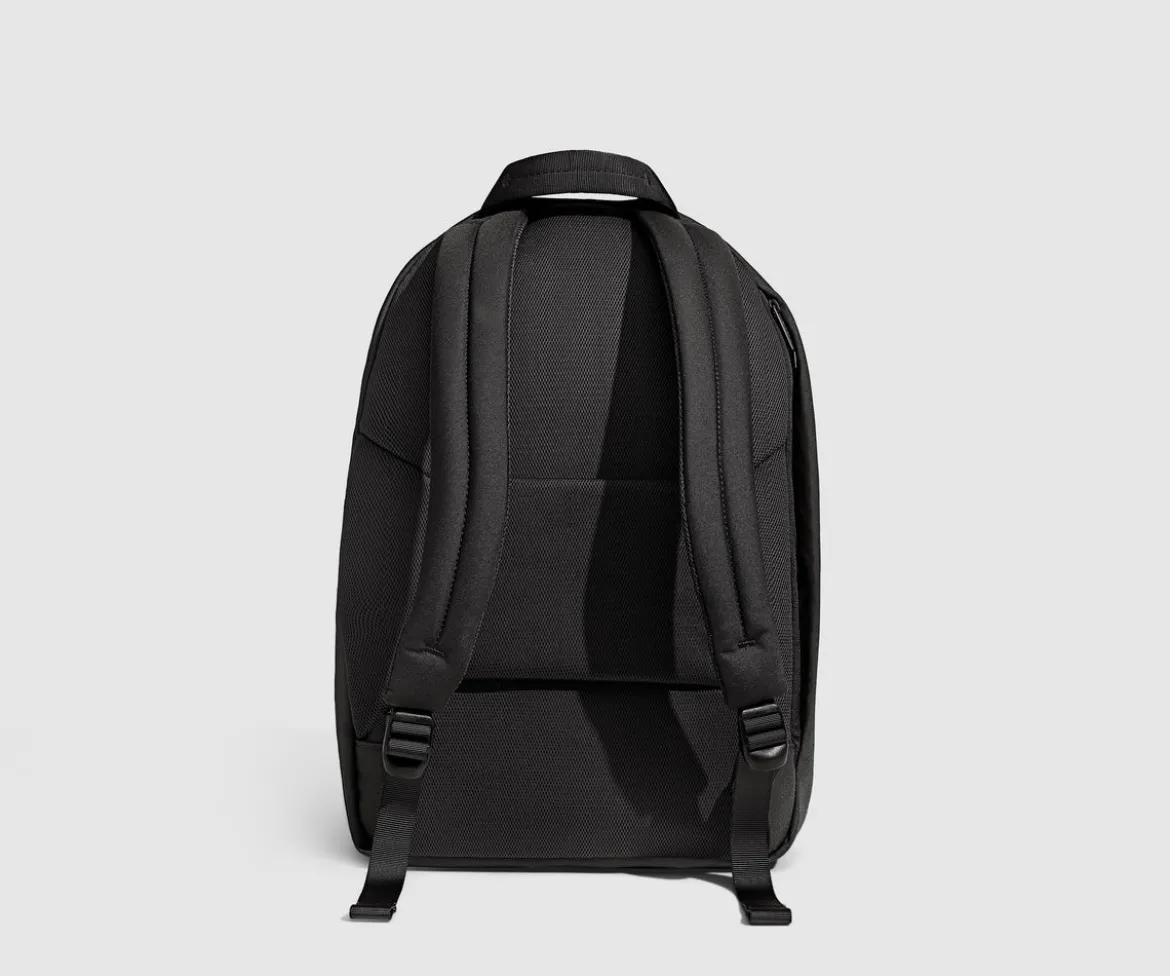 Active Backpack 26L in Jet Black