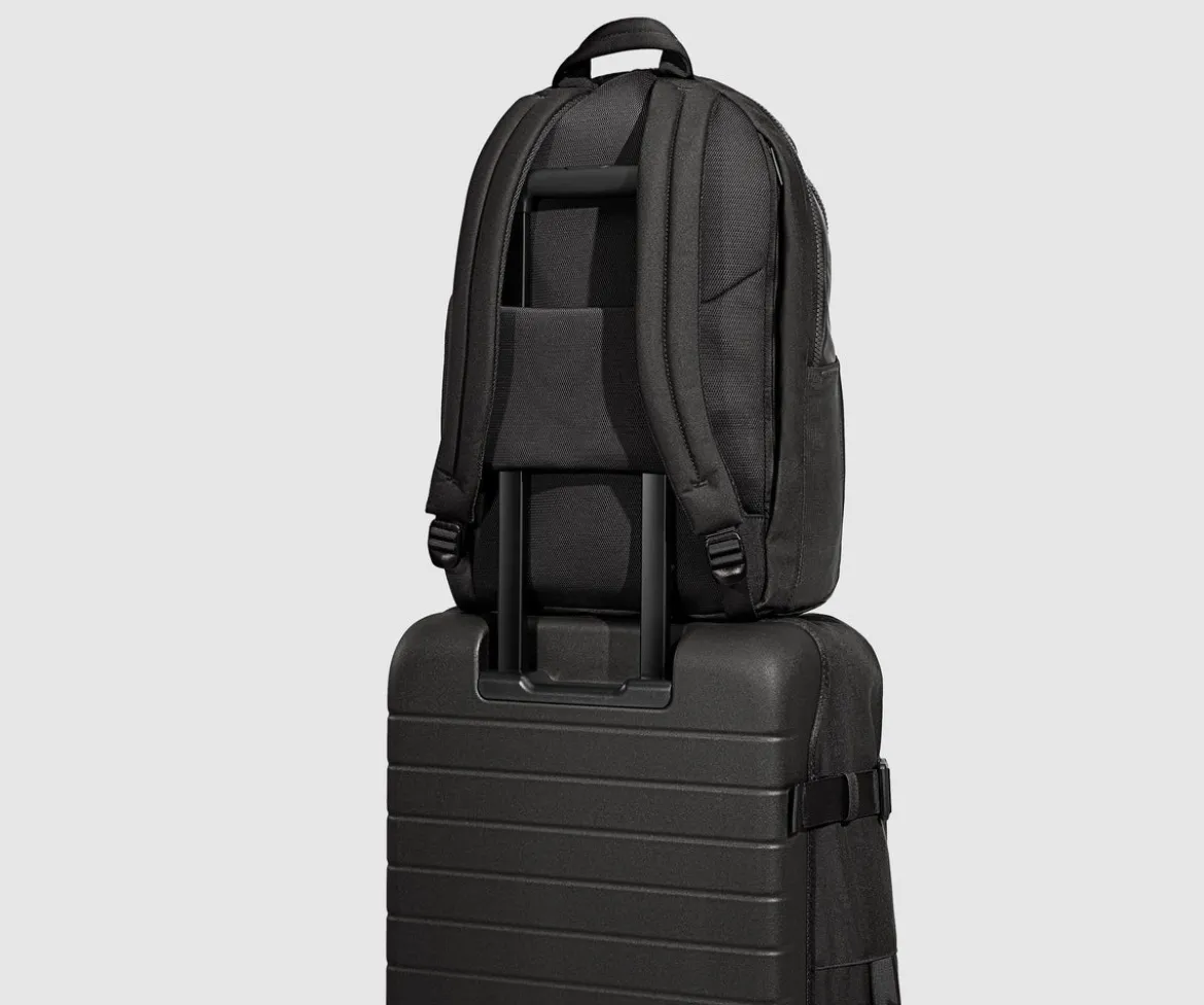Active Backpack 26L in Jet Black