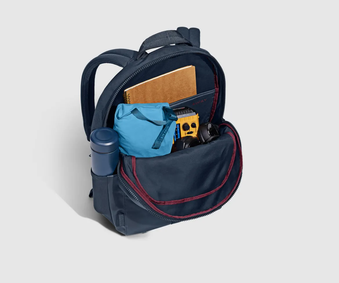 Active Backpack 26L in Navy Blue