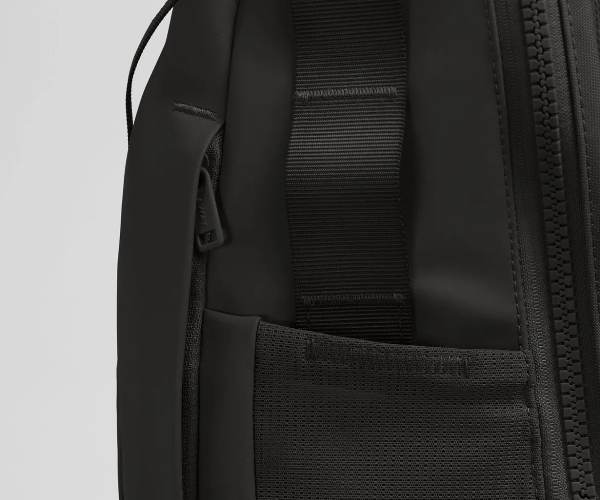 Active Daypack 20L in Jet Black