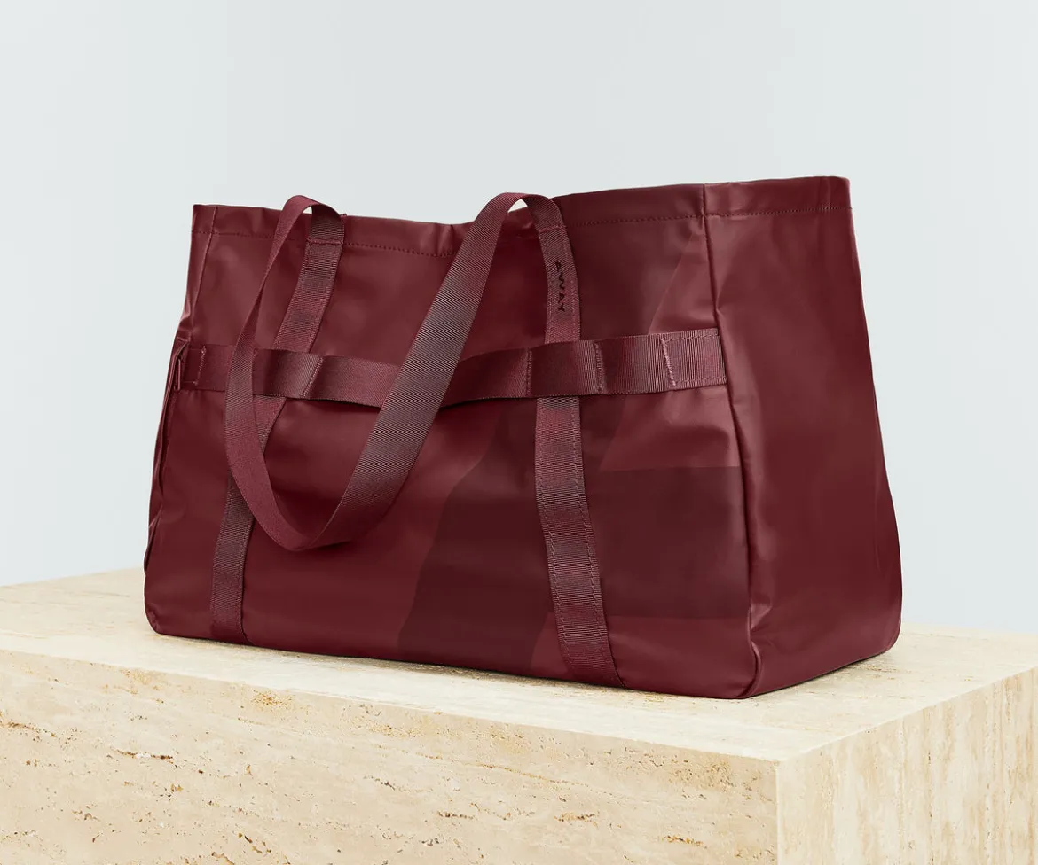 Active Tote 45L in Burgundy Red