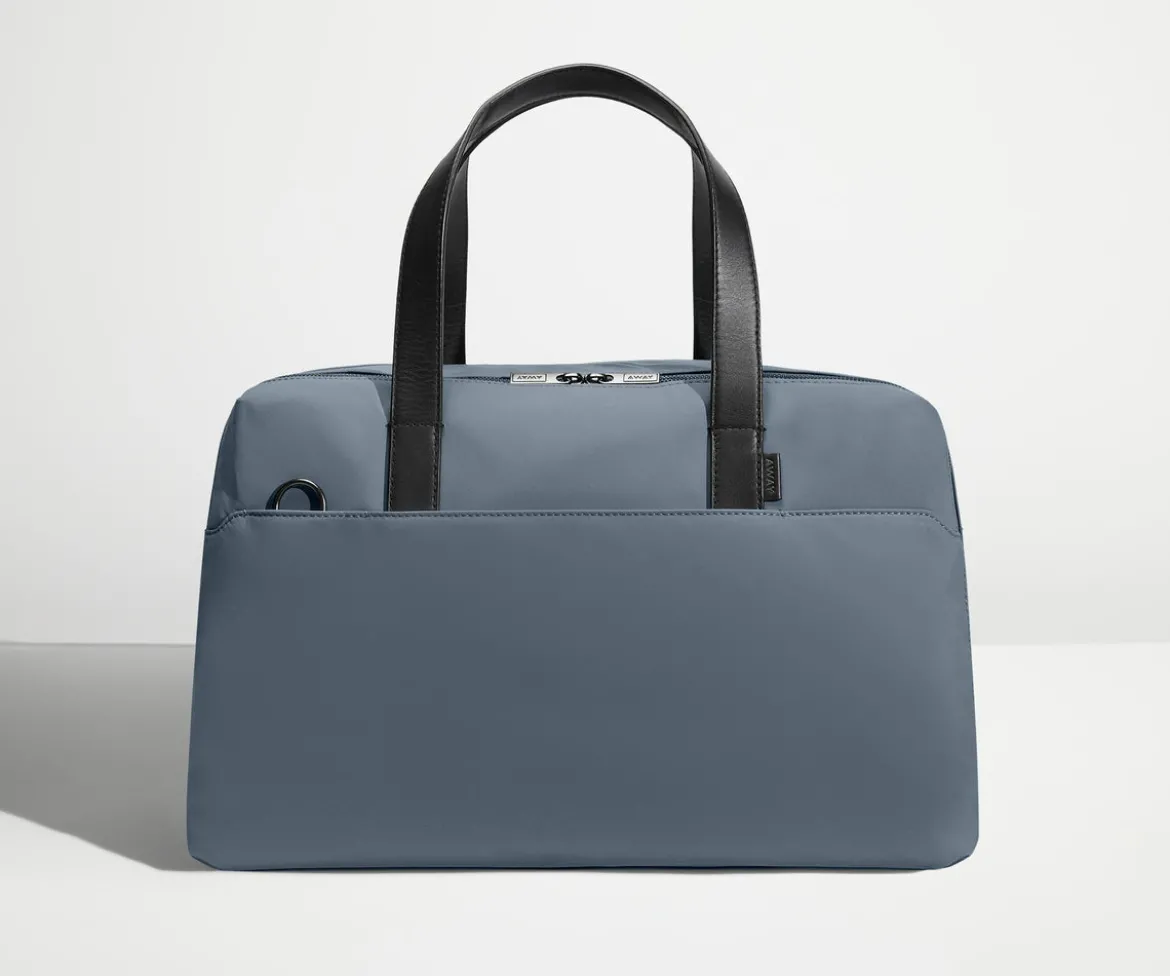 The Overnight Bag in Coast Blue