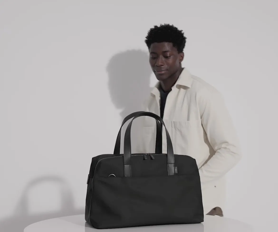The Overnight Bag in Olive Green