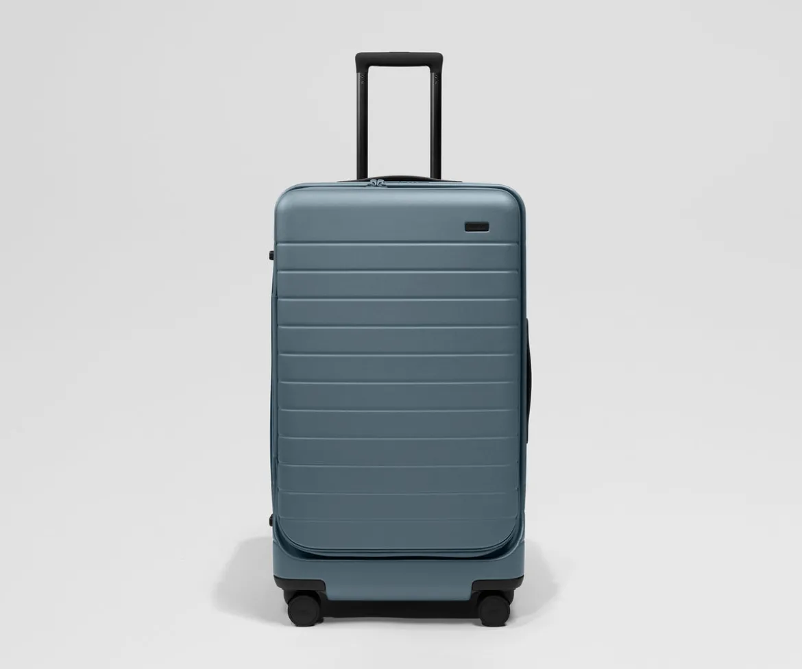 Topside Medium Trunk in Coast Blue